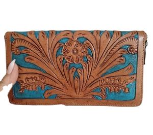 Un conjunto de cartera y embrague de cuero occidental al por mayor, un conjunto protegido con RFID de estilo vintage para mujer - Product Image 1