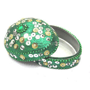 Boîte à pilules en métal Sindoor avec un design artisanal orné de perles et de miroirs, meilleur cadeau pour les femmes et les filles, boîte à bijoux - Product Image 3