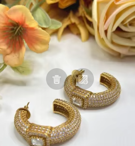 Belles boucles d'oreilles en moissanite plaqué or de créateur de meilleure qualité avec des pierres pour les femmes et les filles à porter pour la fête de mariage - Product Image 2