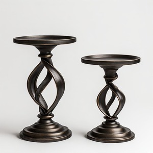 Porte-bougie en métal finition or avec style décoratif raffiné pour les centres de table de mariage, les tables festives et la décoration de la maison de luxe - Product Image 4