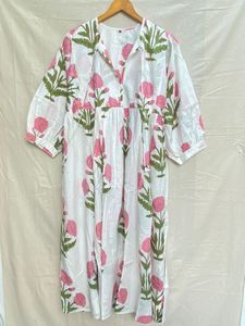 Vestido Largo de Algodón Ligero para Mujer, Elegante y Suave, Ideal para el Verano, Disponible para la Venta - Product Image 4