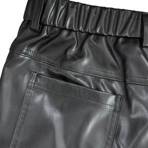 Shorts en cuir décontractés pour hommes, coupe ample, intérieur doux et look prêt-à-porter pour tous les jours - Product Image 5