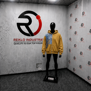 NOUVEAU SWEAT À CAPUQUE JAUNE DE QUALITÉ AVEC PANNEAU GRAPHIQUE BLEU, DESIGN OVERSIZE, IMPRESSION PAR SUBLIMATION, POLYESTER, TISSU ÉTAMPE FRANÇAISE, AUTOMNE - Product Image 3