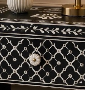 Table de chevet artisanale en os incrusté, table de nuit géométrique noire, table d'appoint cascade - Product Image 4