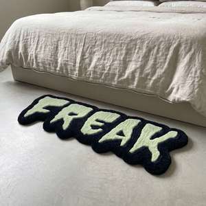 Tapis d'intérieur moderne en laine tuftée à la main, antidérapant, à poils moyens, avec typographie unique et motif géométrique vert, pour salon, chambre et salle de jeux - Product Image 5