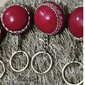 Llavero de Mini Pelota de Cricket de Cuero con Logotipo Personalizado, Llavero Deportivo, Regalo Promocional al por Mayor, Accesorio de Recuerdo para Fanáticos del Cricket - Product Image 3