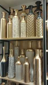 Juego de Jarrones Decorativos Altos de Lujo en Dorado Mate, Jarrones Metálicos Cilíndricos Modernos con Diseño Cónico - Product Image 6