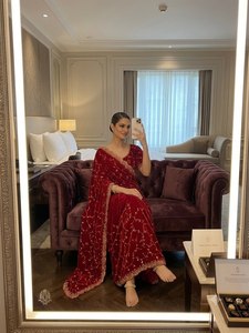 <b>Red</b> Silk <b>Saree</b> With Gold Embroidery Traditional Indian Wedding Wear For Women Floor-Length Regular Fit - Product Image 4