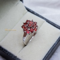 Belle bague de mariage classique en forme de fleur, pierre précieuse grenat naturel, bijoux faits à la main en argent sterling 925 pour la vente en gros