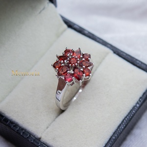 Beautiful Flower Shape Natural <b>Garnet</b> Gemstone Classic Wedding <b>Ring</b> Handmade 925 Sterling <b>Silver</b> Jewelry for Wholesale - Product Image 1