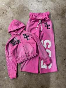 Ensemble survêtement rose en molleton épais pour homme : sweat à capuche court zippé et pantalon large, avec broderie graphique, style streetwear - Product Image 2