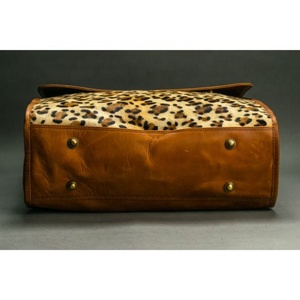 Sac fourre-tout classique en cuir véritable grande capacité pour femme LW – Sac de voyage et de shopping portable et tendance - Product Image 5