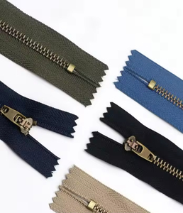 Factory Direct Low Price 3# 5# Metal <b>Zippers</b> Close End Auto Lock Brass <b>Zippers</b> for Coat Clothing Bags - Product Image 3