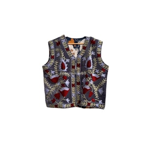Chaleco de terciopelo indio Suzani con bordado floral hecho a mano, chaleco para mujer, ropa de fiesta. - Product Image 1