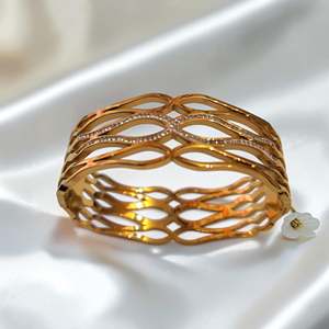 Elegante Brazalete con Patrón de Ondas en Tono Dorado, Joyería de Latón Moderna, Brazalete Sencillo y a la Moda, Joyería Clásica para Fiestas - Product Image 5