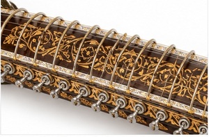 เครื่องดนตรีเวนาแบบอินเดีย ดีไซน์ลายนกยูง งานฝีมือสไตล์มายูริ พร้อมกล่องไฟเบอร์กลาสป้องกัน - Product Image 4