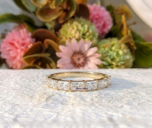 Bague de mariage demi-éternité en or jaune 14 carats avec diamant de laboratoire taille radiant de 1,90 ct, certifiée IGI – Cadeau tendance pour fête ou anniversaire - Product Image 4