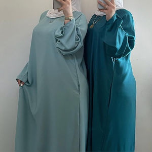 Abaya en satin à coupe droite, manches fermées, style maxi, avec ceinture, coupe fluide, unie, modeste, style Dubaï, vêtement islamique de Turquie, avec poches - Product Image 2