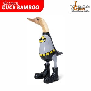 Figurine en bois Batman Duck peinte à la main, objet de collection 10x8x30 cm - Product Image 3