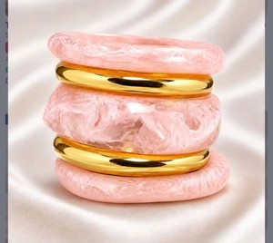 กำไลข้อมือเรซิ่นทรงกลมแบบโดม กำไลข้อมือเรซิ่นหนาสีสันสดใส เครื่องประดับมือสำหรับผู้หญิง แฟชั่นประจำวัน ขายส่ง - Product Image 3