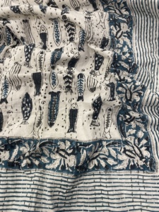Colcha Kantha de Algodón Azul con Estampado de Peces Marinos, Hecha a Mano, Ecológica, para Decoración del Hogar, para Todas las Estaciones - Product Image 1
