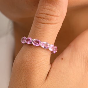Anillo de Eternidad de Constelación con Zafiro Rosa de 4.96 Quilates en Oro Sólido de 14K - Product Image 1