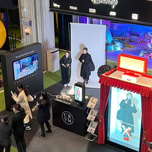 Écran holographique transparent LCD 3D 4K de 86 pouces avec IA Holobox et SDK graphique d'animation pour les magasins de détail et les centres commerciaux - Product Image 2