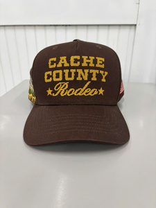 Gorra de Béisbol Estructurada de 5 Paneles con Bordado de Punto de Cruz Personalizado, Fabricada en Vietnam, Estilo Casual Americano - Product Image 1