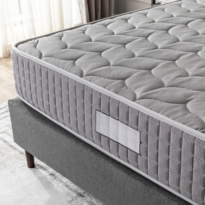 Base de Cama Tapizada Premium con Cabecera de Tela Suave y Colchón Acolchado para un Diseño de Dormitorio Contemporáneo - Product Image 3