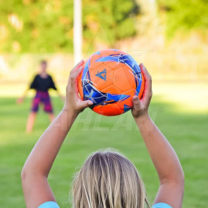 Balón de fútbol cosido a máquina, diseñado para un control preciso y un juego regular. - Product Image 2