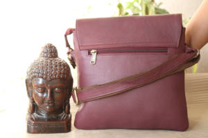 Sac à bandoulière en cuir véritable fait à la main pour femmes Unique Style Vintage Messenger Nylon Doublure Lettre Décoration Designer Sac à main - Product Image 4