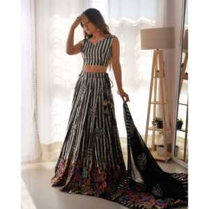 Vestido de noche de diseñador, ropa de fiesta elegante, Sari con hilo y trabajo de secuencia - Product Image 3