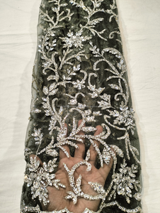 Colección Empress, Tela de Vestido Ligera Hecha a Mano con Diseño Floral, 100% Poliéster, Encaje Negro Premium con Pedrería y Trabajo Elaborado - Product Image 3