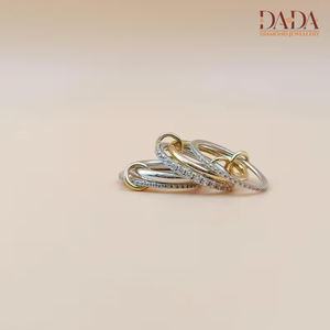 Bague de luxe en or bicolore avec diamants ronds brillants entrelacés, bijou raffiné et élégant - Product Image 2