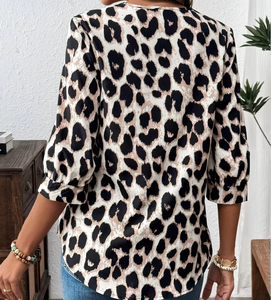 เสื้อเบลาส์แขน 3/4 คอวีพิมพ์ลายเสือดาวสำหรับผู้หญิง เสื้อเชิ้ตติดกระดุมทรงหลวมลำลอง - Product Image 1