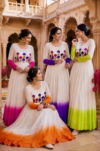Vestido Anarkali Étnico de Algodón con Bordado Floral, Largo hasta el Suelo, Cintura Imperio, Dobladillo Acampanado, Tejido, Tradicional, para Bodas - Product Image 3