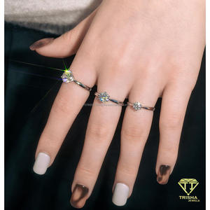 Bague de mariage élégante en argent sterling 925 avec diamant moissanite et pierre centrale carrée pour les acheteurs de bijoux en gros - Product Image 2