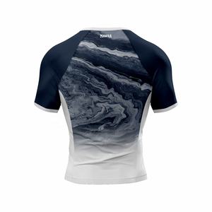 เสื้อแรชการ์ดแขนสั้นแบบยูนิเซ็กซ์ คุณภาพสูง ผลิตใหม่ ขายส่ง รับทำโลโก้ ป้องกันรังสียูวี ระบายอากาศ แห้งเร็ว เป็นมิตรกับสิ่งแวดล้อม - Product Image 3