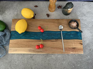Planche à découper ronde en bois et résine époxy, faite à la main, de luxe, épaisseur 1,5 cm, passe au lave-vaisselle, pour la cuisine et la table à manger - Product Image 1