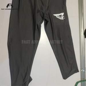 Leggings de sport pour hommes personnalisés de haute qualité, leggings de musculation taille haute, collants de compression pour la gym et le sport pour hommes - Product Image 1