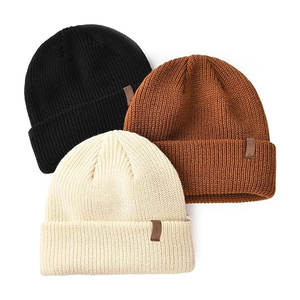 Gorro de bebé de calidad premium, tela elástica, ajuste perfecto para bebés, tacto suave, comodidad durante todo el día. - Product Image 1
