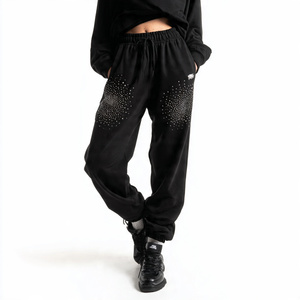 Pantalones de chándal anchos de felpa pesada con pedrería para mujer, con cordón en la cintura, estilo jogger, tipo pijama - Product Image 2