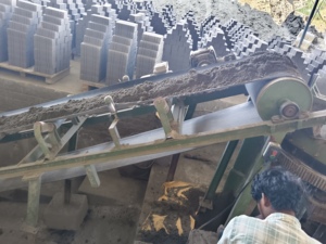 LOTUS 22 Feet Electric Digital Semi-Automatic 220V Belt Conveyor Smooth Continuous Material Transfer Pump 4 Ton Capacity 2 HP 1 - Product Image 3