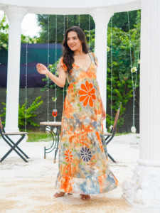 Robe maxi florale pour femmes, style bohème, longue robe d'été avec col en V, parfaite pour les vacances, décontractée et pour les soirées - Product Image 5