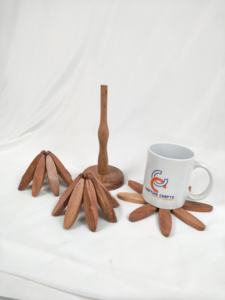 Ensemble de 4 dessous-de-plat en bois de luxe en forme d'arbre, élégants, avec 1 support en résine pour plats chauds, théières et tasses - Product Image 3