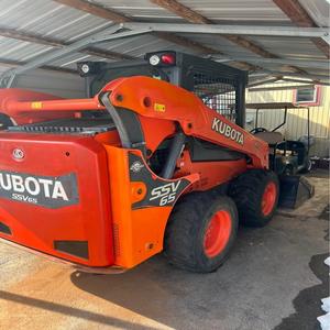 Chargeuse compacte sur pneus Kubota SSV65 avec moteur principal, système PLC et applications de manutention de grumes - Product Image 4