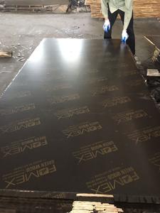 Contrachapado estándar recubierto de película de 18 mm, contrachapado recubierto de película negro/marrón para encofrados de construcción - Product Image 5