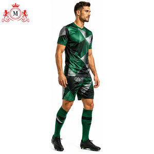 ชุดเสื้อฟุตบอลสีเขียวแบบซับลิเมชั่นสำหรับผู้ชาย พร้อมกางเกงขาสั้น ชุดฟุตบอลผู้ใหญ่ ผ้าโพลีเอสเตอร์ระบายอากาศได้ดี - Product Image 3