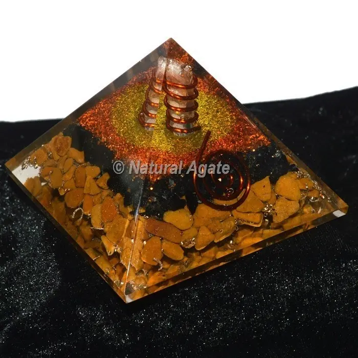 Pirámide de turmalina negra con jaspe amarillo, orgón