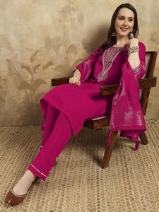 ชุดคุर्ตา/กางเกงผ้าชานเดรีคุณภาพเยี่ยมสำหรับผู้หญิง สไตล์ชาติพันธุ์ สำหรับงานแต่งงาน  ลายปักทันสมัย เหมาะสำหรับงานเทศกาล - Product Image 4